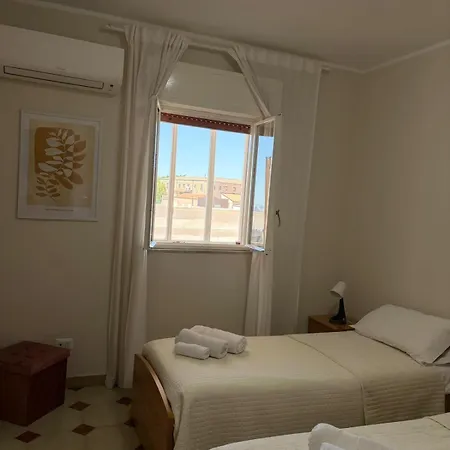 Casa Manzoni- Con Terrazzo In Centro Apartament